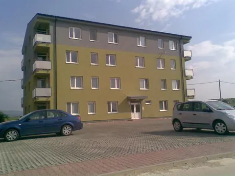 Bytový dom 1-2, Viničné